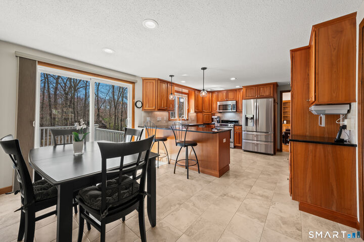 Property Photo:  11 Hickory Hill  CT 06066 