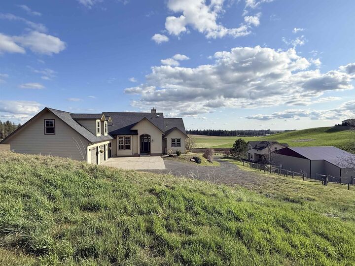 Property Photo: 12920 S Andrus Rd WA 99004