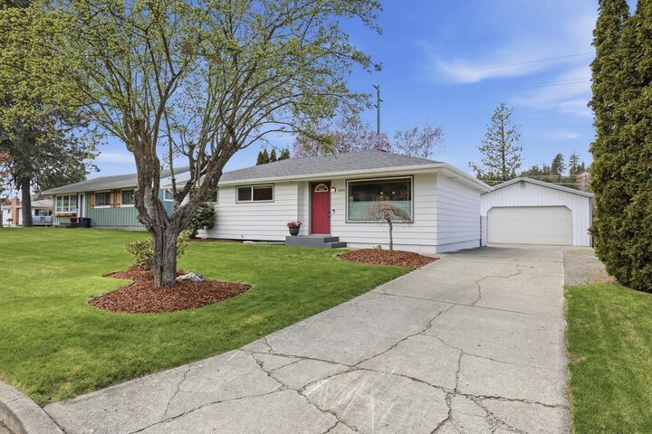 Property Photo:  6803 N Adams St  WA 99208 