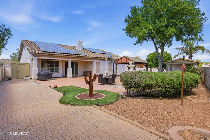 Property Photo: 7693 W Sunlark Way AZ 85743
