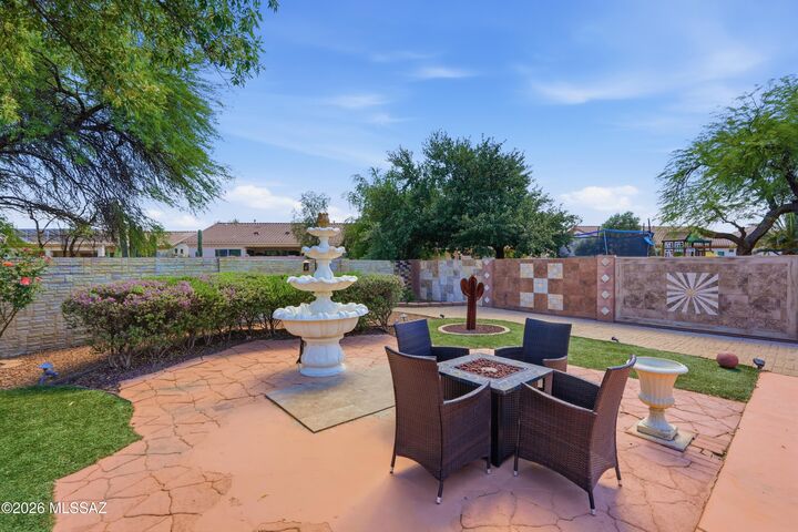 Property Photo:  7693 W Sunlark Way  AZ 85743 