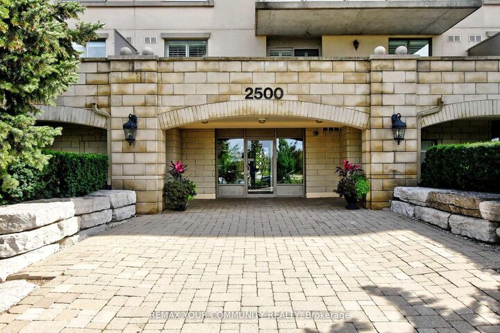 Property Photo: 2500 Rutherford Road 502 ON L4K 5N7