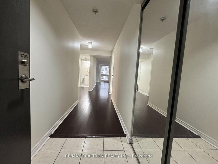 Property Photo: 5 Kenneth Avenue 1706 ON M2N 6M7