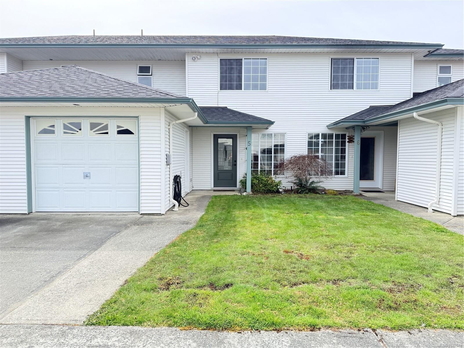 Property Photo: 2553 Kingcome Pl BC V0N 2R0