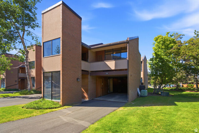 Property Photo: 1720 Captain Molly Dr UT 84060