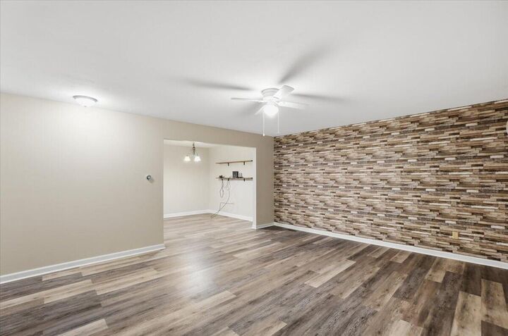 Property Photo:  842 W 6th Street  OH 43040 