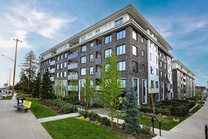 15858 Fraser Highway 306 — photo 1