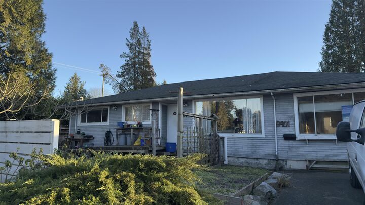 9401 Dawson Crescent — photo 1