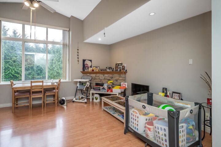 Property Photo: 2828 152 Street 207 BC V4P 1G6