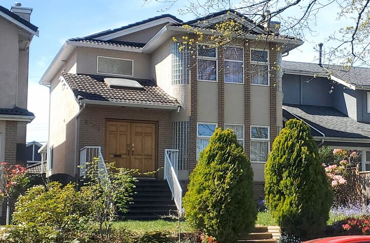 8205 Hudson Street — photo 1