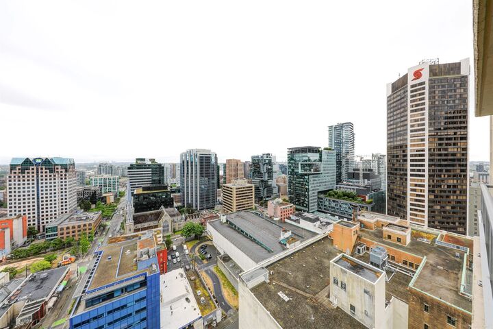 Property Photo: 610 Granville Street 2611 BC V6C 3J3