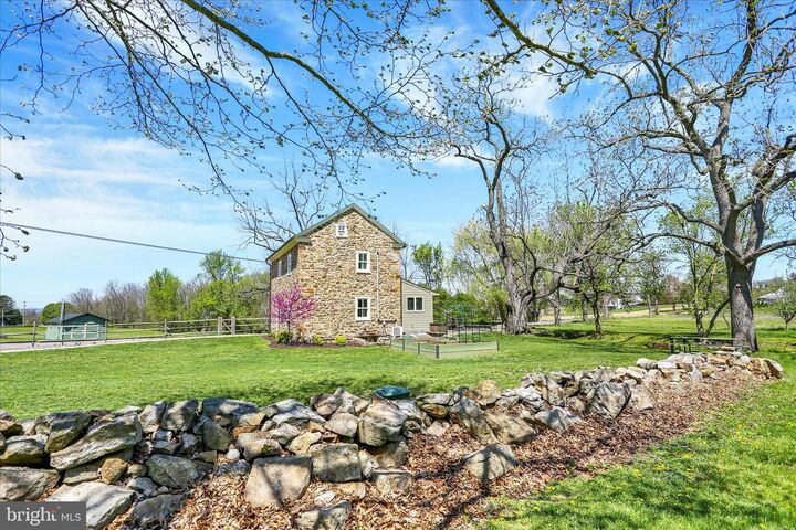 Property Photo:  84 Cider Mill Road  PA 19539 