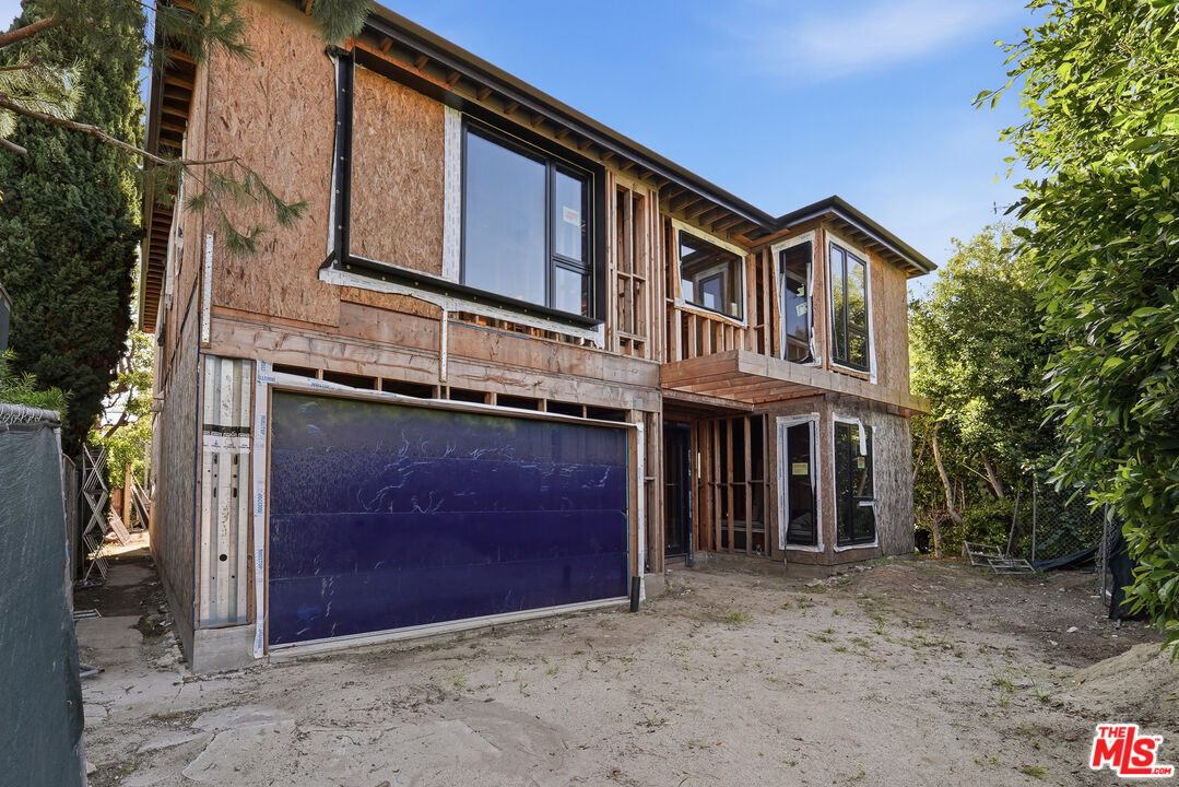 Property Photo:  2361 Overland Ave  CA 90064 