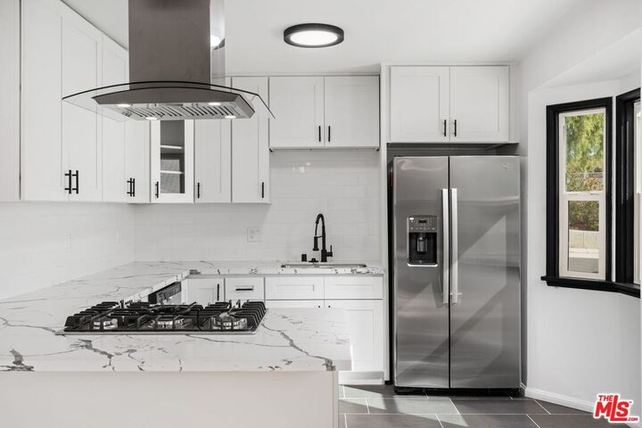 Property Photo:  1645 Selby Ave  CA 90024 