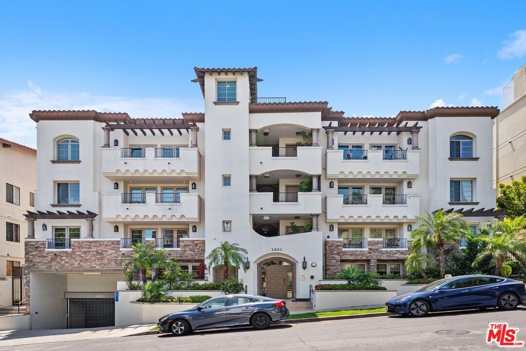 Property Photo:  1821 Fairburn Ave  CA 90025 