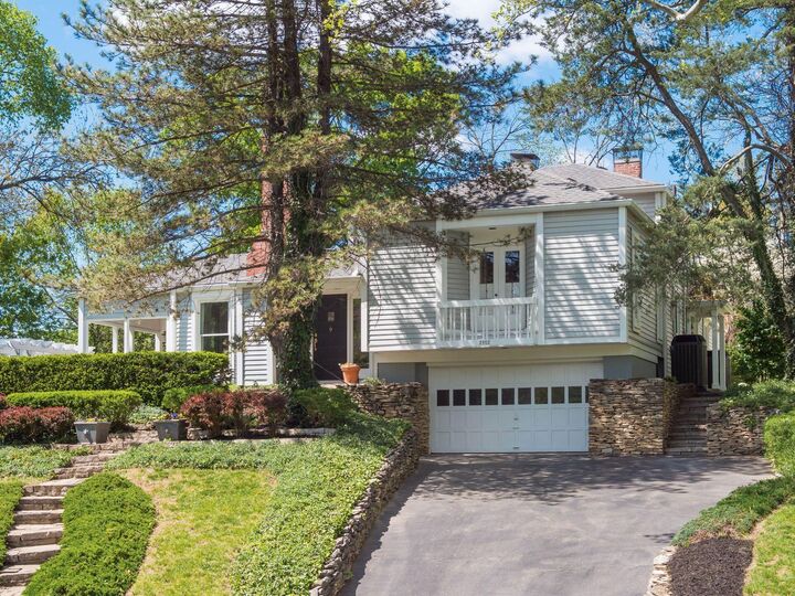 Property Photo:  2112 Lower Chelsea Road  OH 43212 