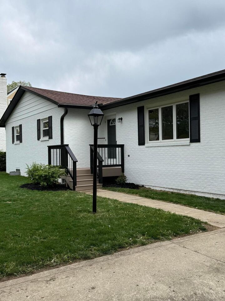 Property Photo:  2691 Maplewood Drive  OH 43231 