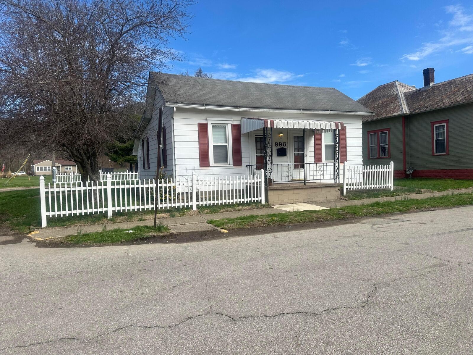 Property Photo:  996 3rd Street  OH 43138 