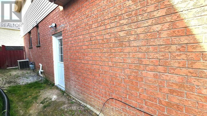 Property Photo:  435 Stonegate Avenue Lower  ON L1K 2L7 