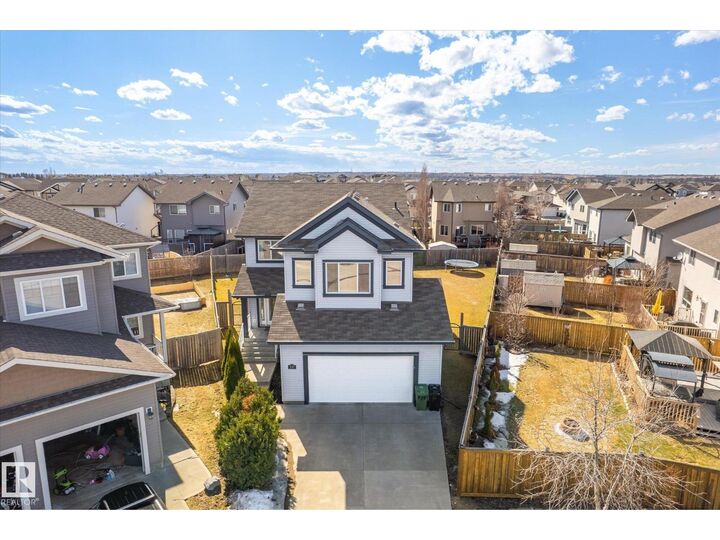 Property Photo:  137 Wellington Pl  AB T8L 0G4 