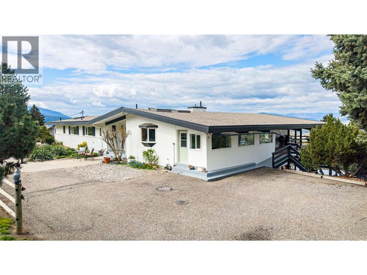 Property Photo: 701 Robin Road BC V1B 3B3