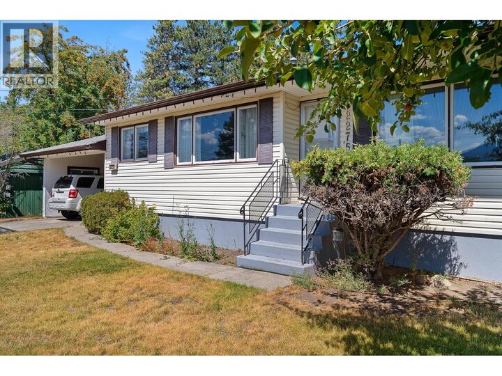Photo de la propriété:  2275 Castillou Crescent  BC V1K 1H7 