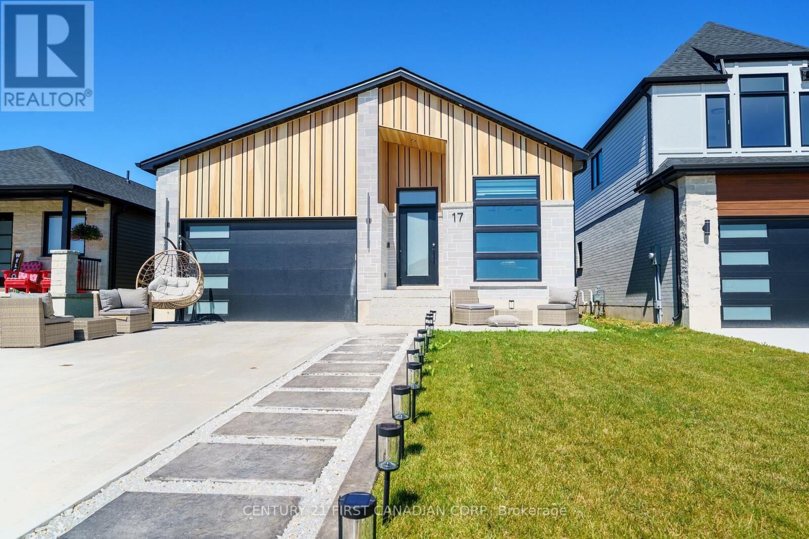 Property Photo:  17 Sheldabren Street  ON N0M 1A0 