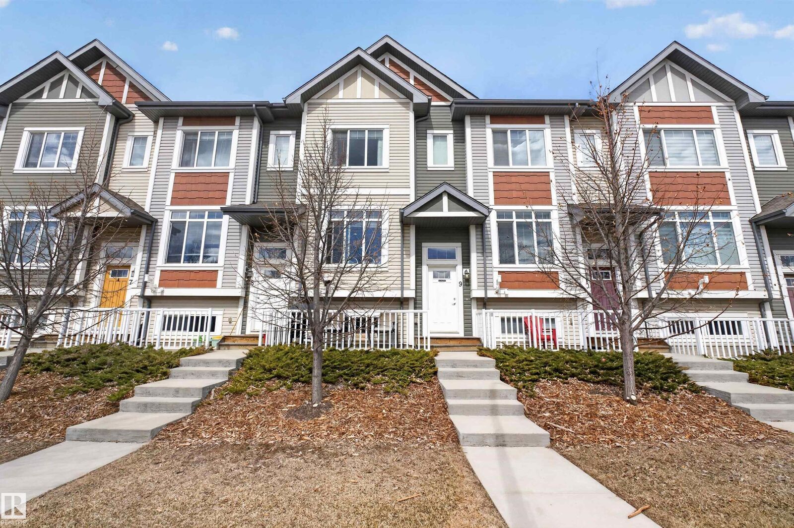 Property Photo: 320 Secord Boulevard NW 9 AB T5T 7E8