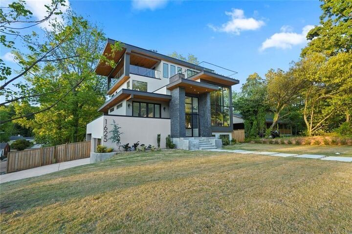 Property Photo: 1625 Emerald Avenue SW GA 30310