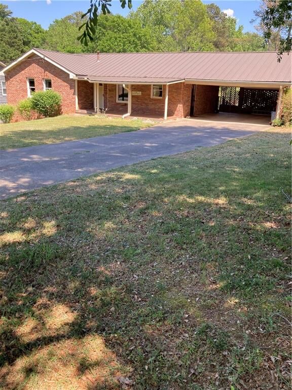 Property Photo: 305 Fernbank Court GA 30004