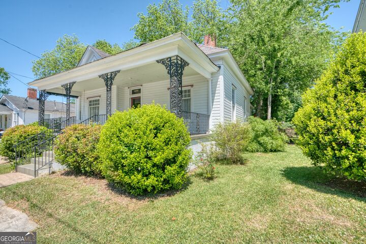 Property Photo:  601 W 10th Street NE  GA 30165 