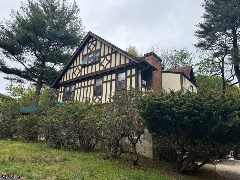 Property Photo:  775 Bloomfield Ave 2  NJ 07042 