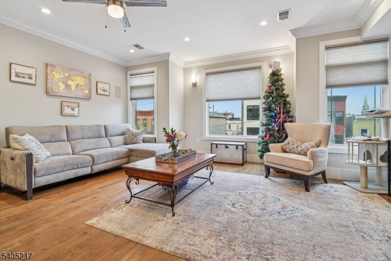 Property Photo:  104 Poplar St 2  NJ 07307 