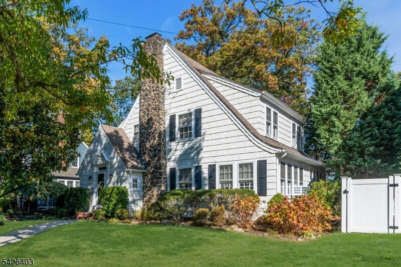 Property Photo:  712 Forest Ave  NJ 07090 