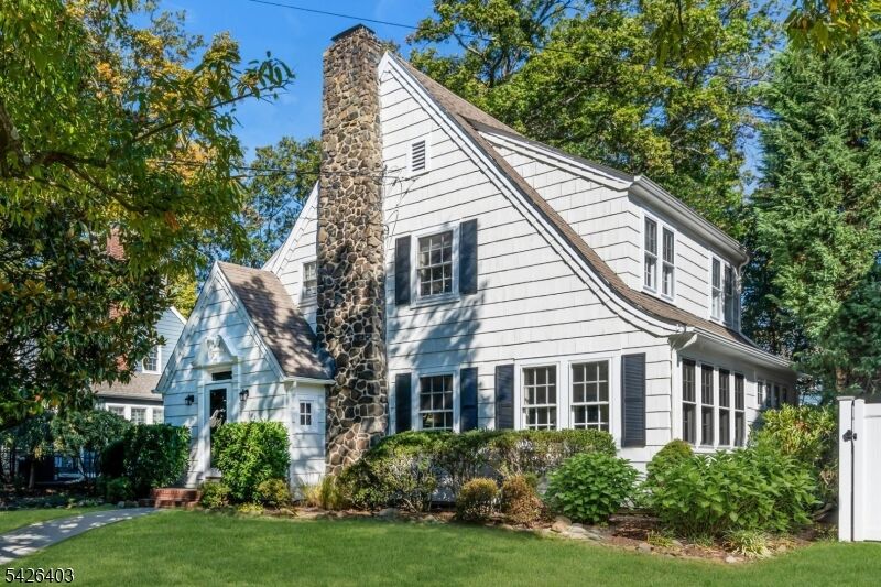 Property Photo:  712 Forest Ave  NJ 07090 