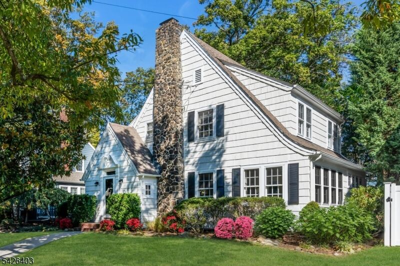 Property Photo:  712 Forest Ave  NJ 07090 