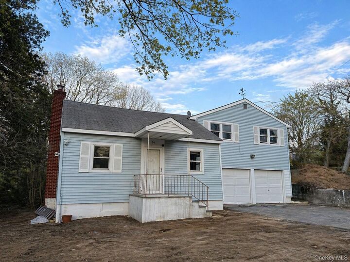Property Photo:  24 Stratford Avenue  NY 11746 