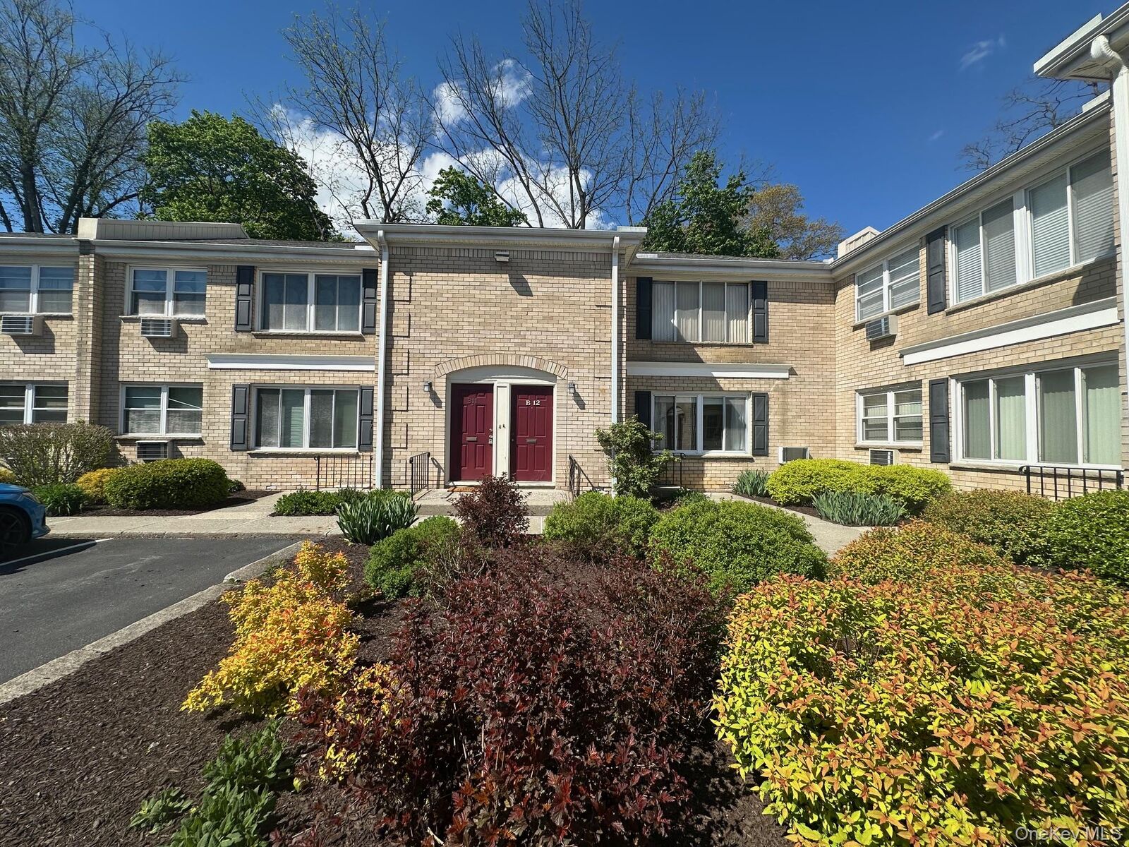 Property Photo:  250 Beechwood Avenue 11B  NY 12601 