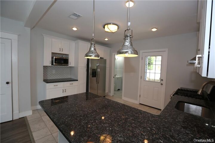 Property Photo:  6 E Catherine Street A  NY 10960 