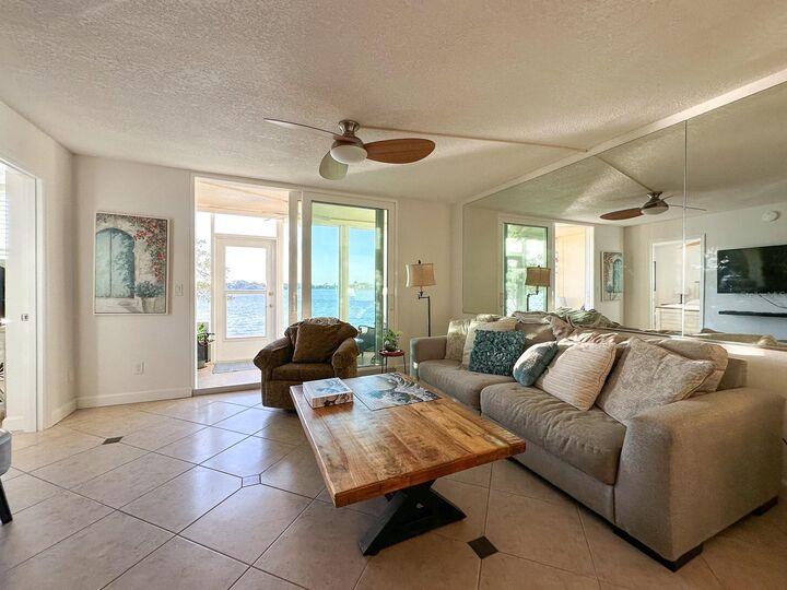 Property Photo:  7920 Sun Island Drive S 102  FL 33707 
