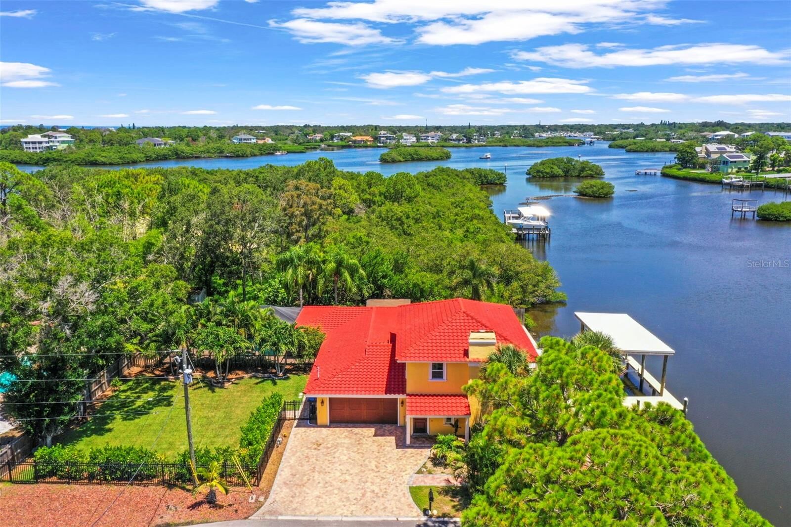 Property Photo:  412 Orchid Lane  FL 34683 