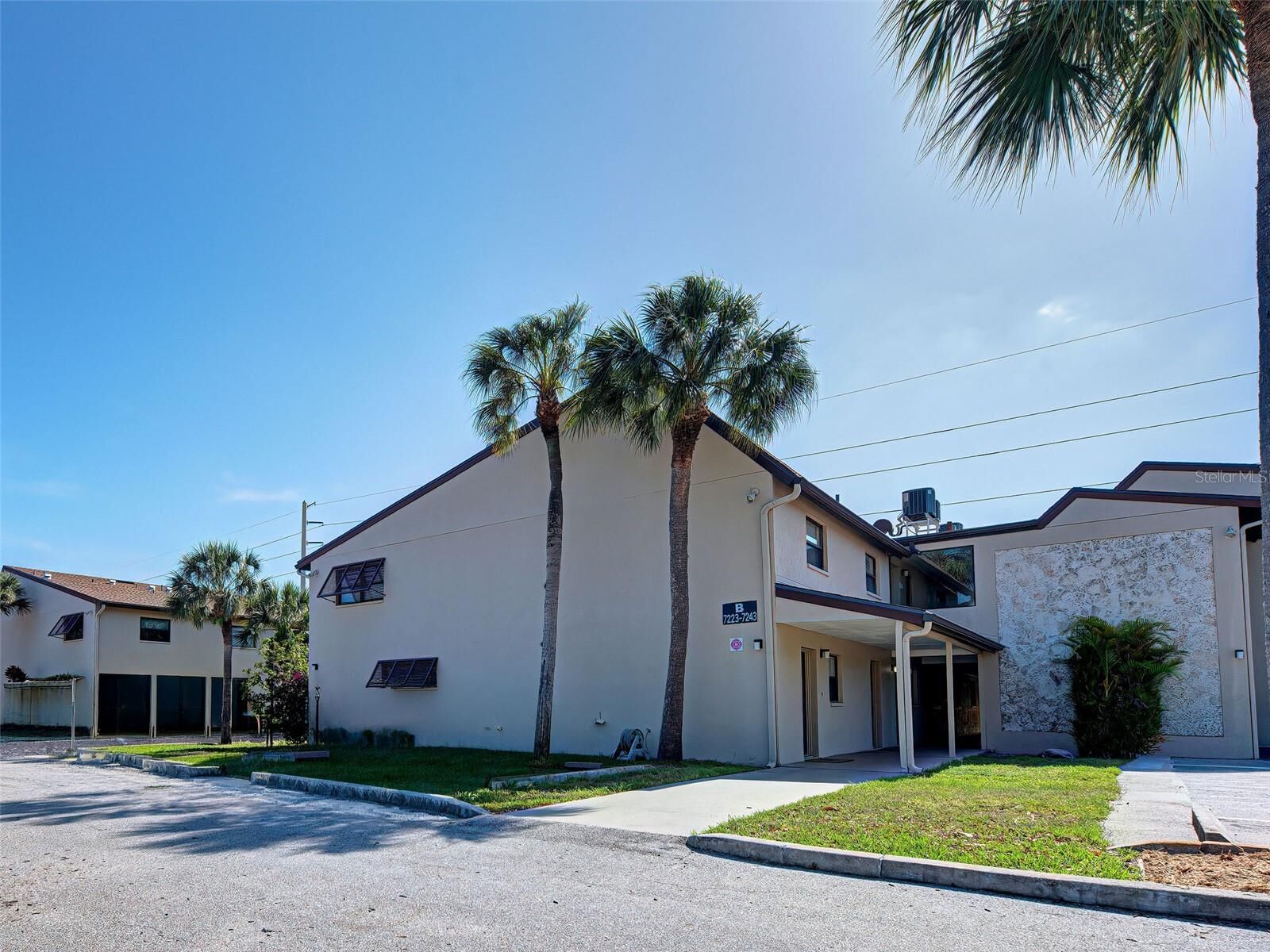 Property Photo:  7237 Cloister Drive 207  FL 34231 