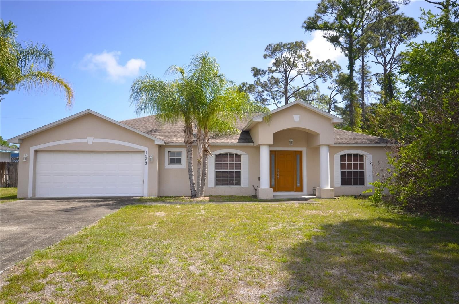 Property Photo:  1923 Travelers Palm Drive  FL 32141 
