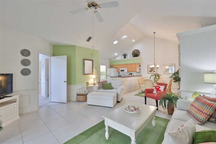 Property Photo:  1115 Golfview Woods Drive  FL 33573 
