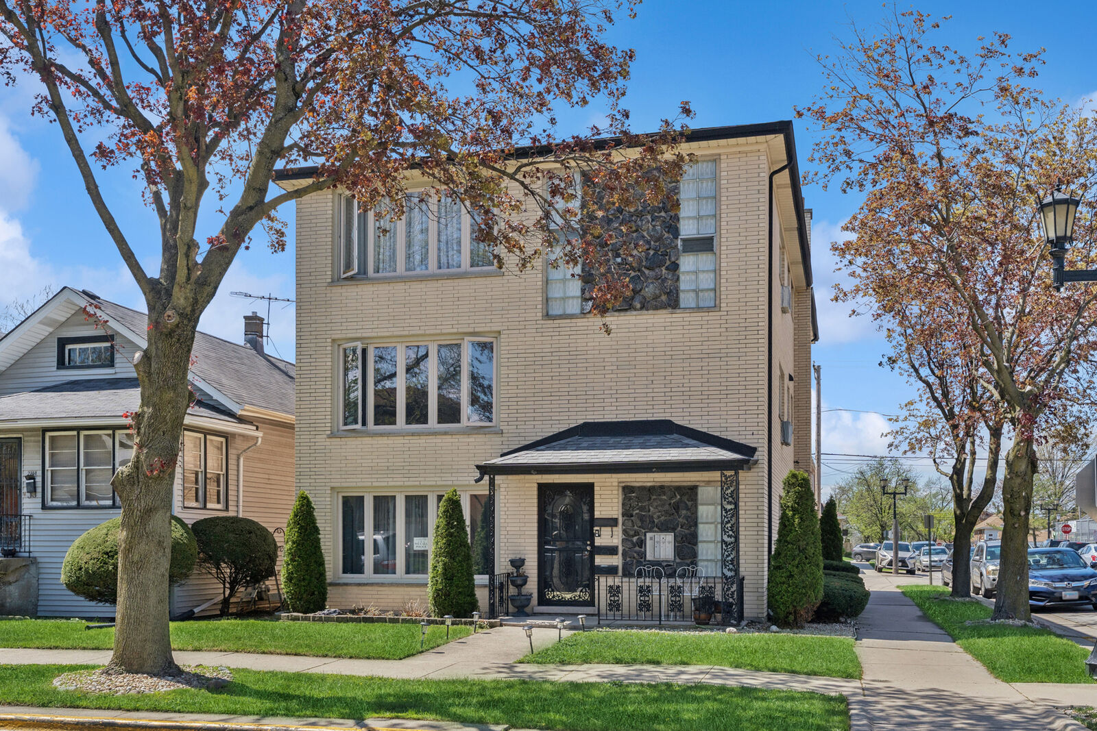 Property Photo:  2746 N 75th Court  IL 60707 