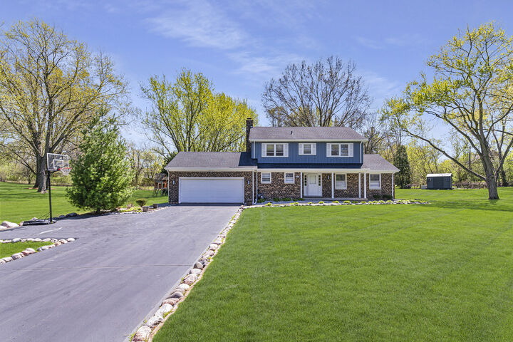 Property Photo:  21329 W North Boschome Circle  IL 60047 