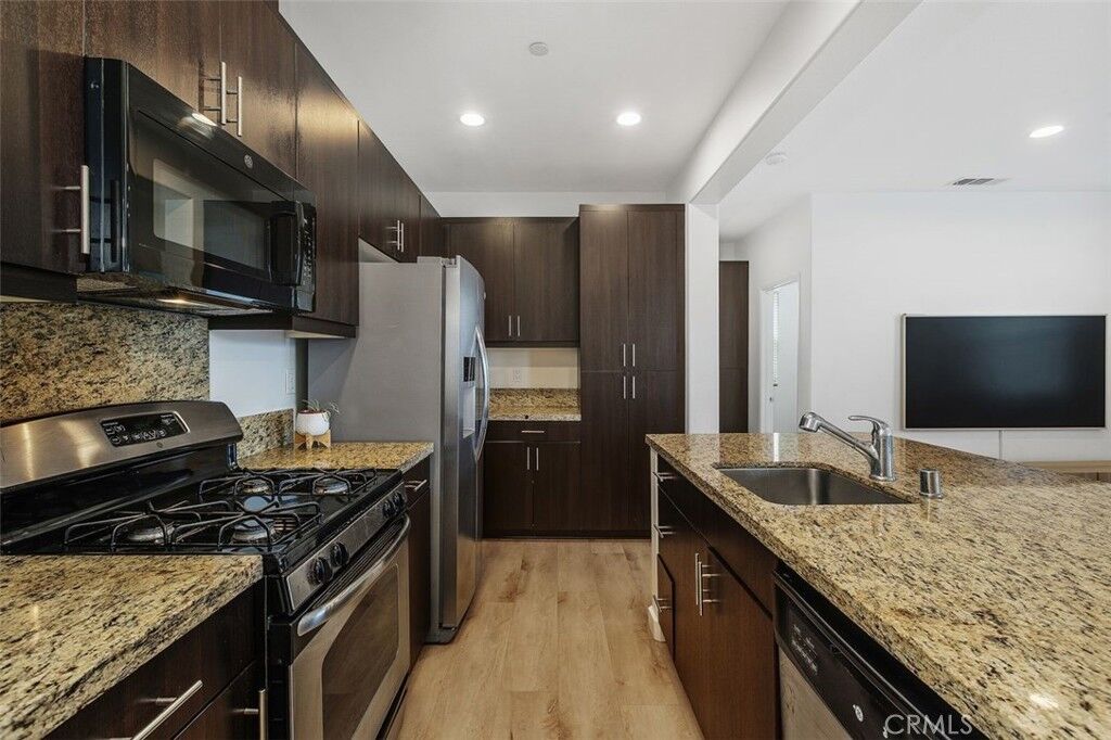 Property Photo:  27988 Calle Casera  CA 92592 