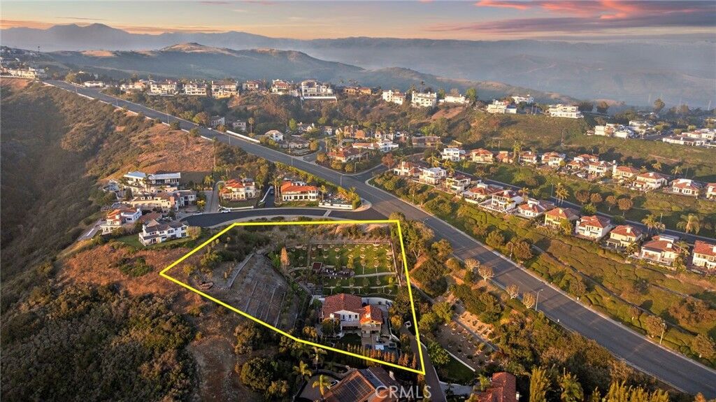 Property Photo:  118 Via Ensueno  CA 92672 
