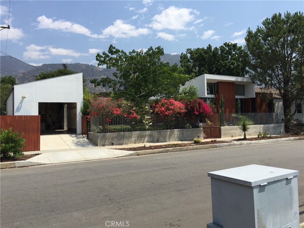 Property Photo:  2489 Garfias Drive  CA 91104 