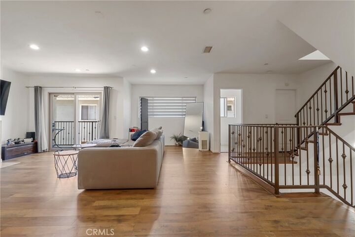 Property Photo:  1611 W 208th St 3  CA 90501 